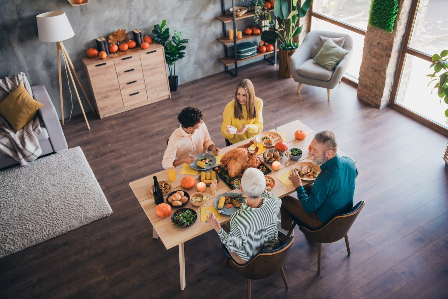 bird's eye view of a family's thanksgiving dinner