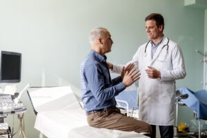 What does renal mass size mean for kidney cancer?